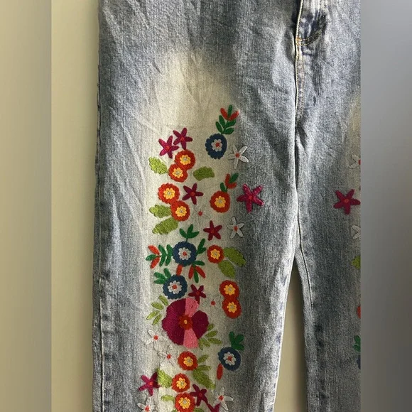 Lilly Pulitzer embroidered floral unique jeans Y2K - Picture 2 of 6